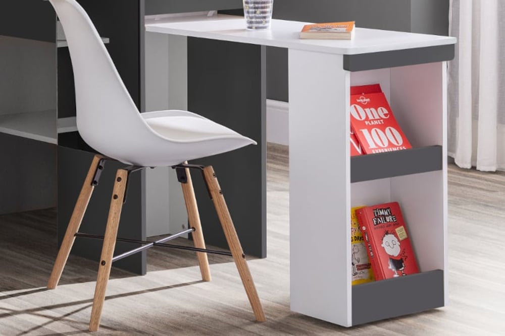 Space-saving desk 