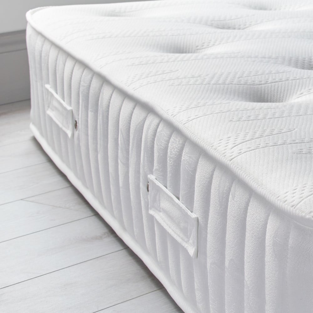 Maestro Spring Memory Foam Tufted Mattress Side Shot