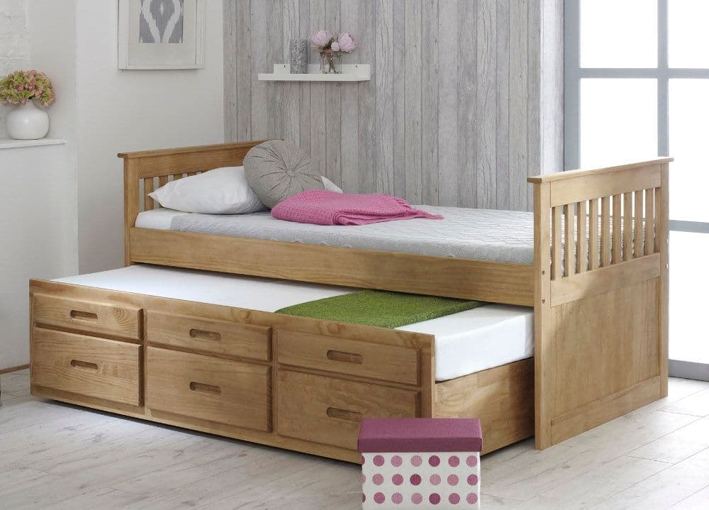 Pine trundle bed store with drawers