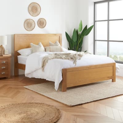 Stanford Oak Wooden Bed