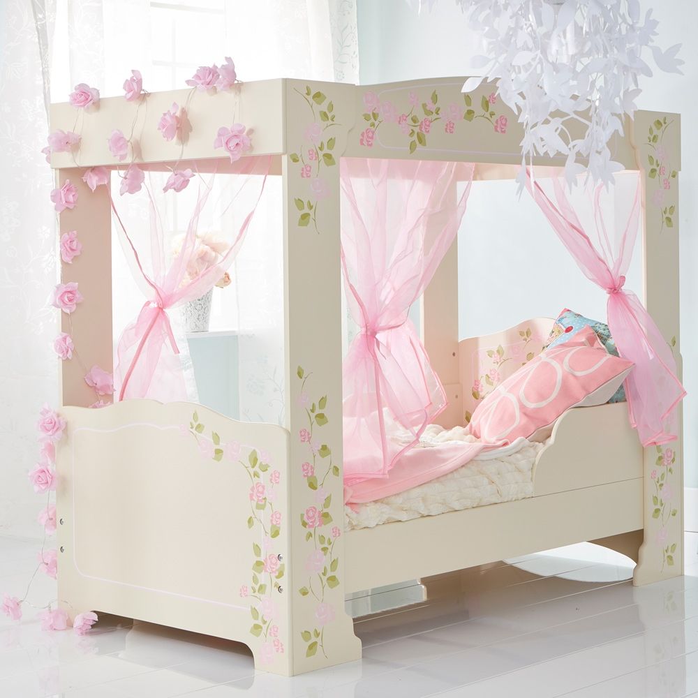 girls four poster bed