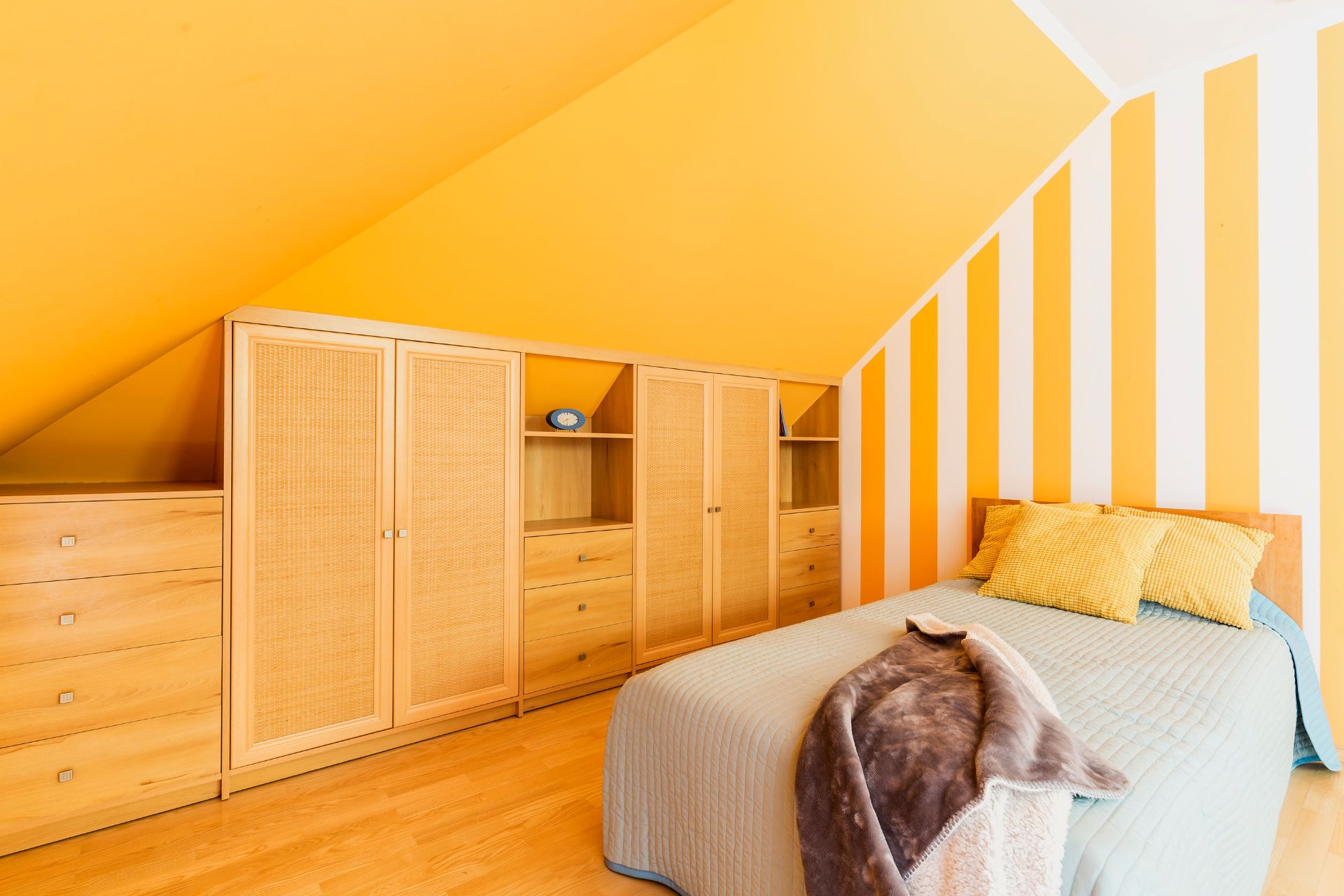 Which Beds Are The Best For Sloped Ceiling Bedrooms?